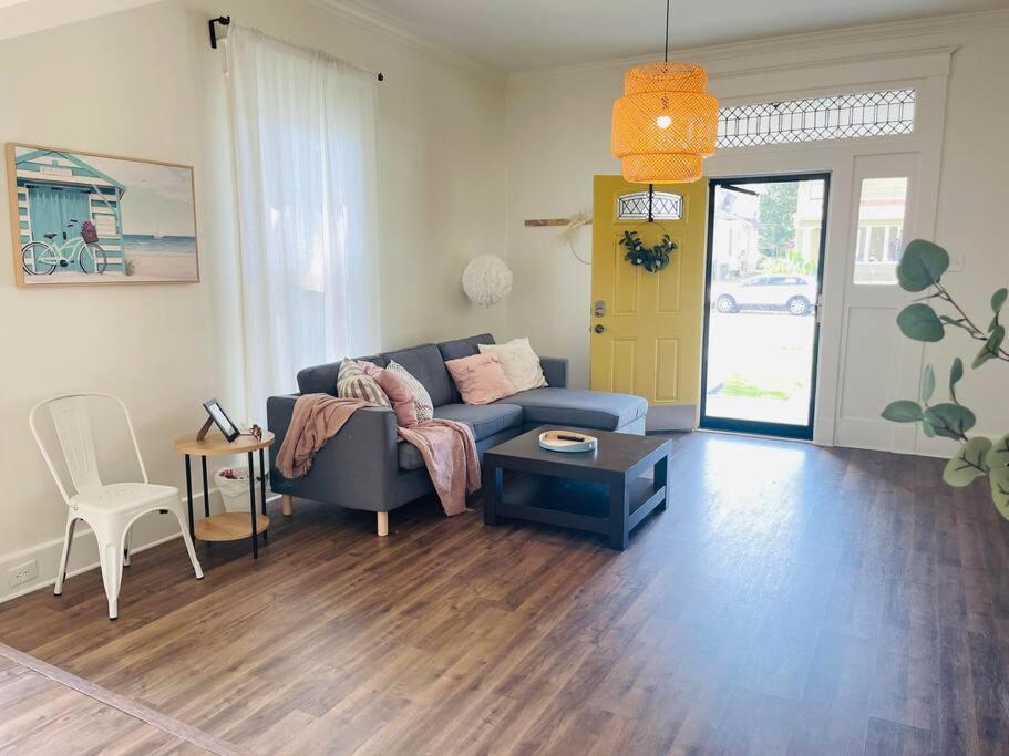 Chic Crosstown With Large Fenced Backyard Memphis